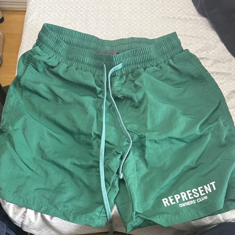 Represent Owners’ Club casual shorts